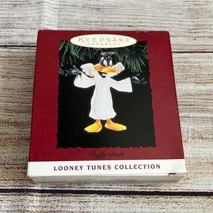 Hallmark ornament. 1994 Looney Tunes Daffy Duck. EUC. Comes w/original box.
